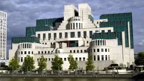 MI6 Launches Deep Web Gateway to Attract Agents in the Russian Federation